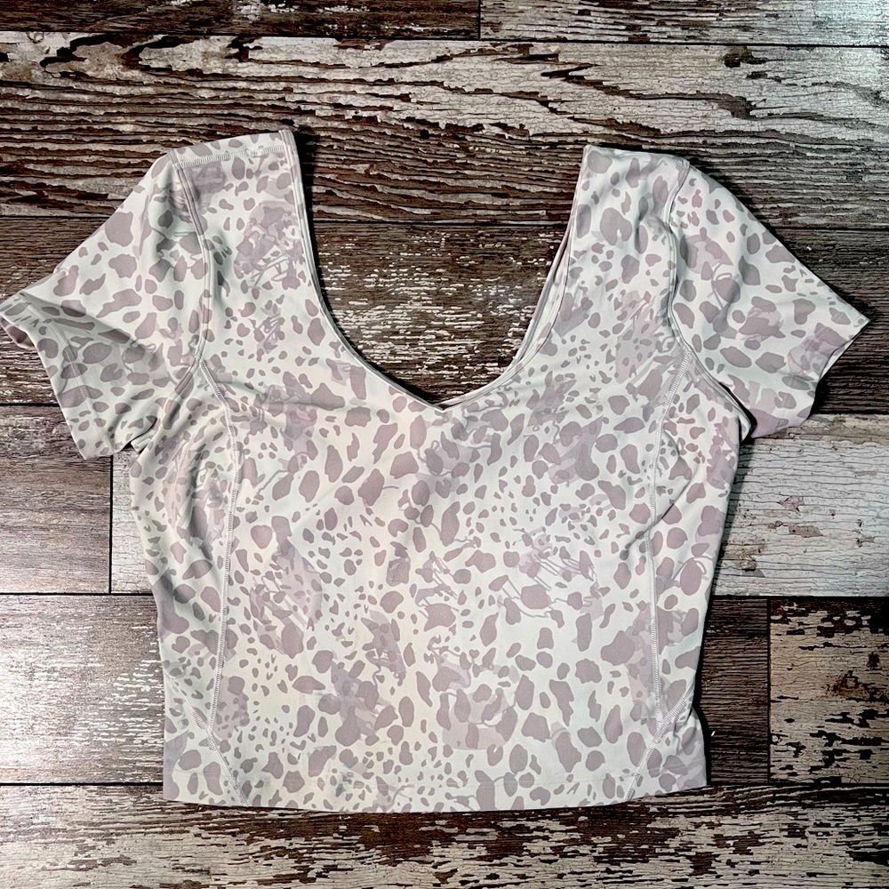 LULULEMON cropped tee size 8